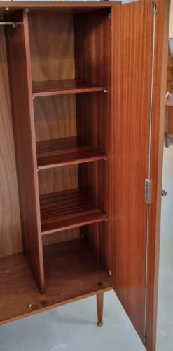 Armoire du milieu du siècle