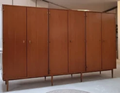 Armoire du milieu du siècle