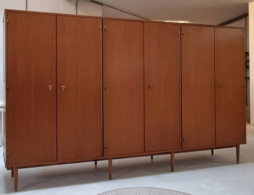 Armoire du milieu du siècle
