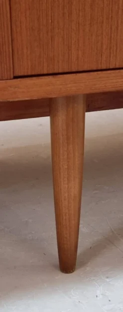 Armoire du milieu du siècle