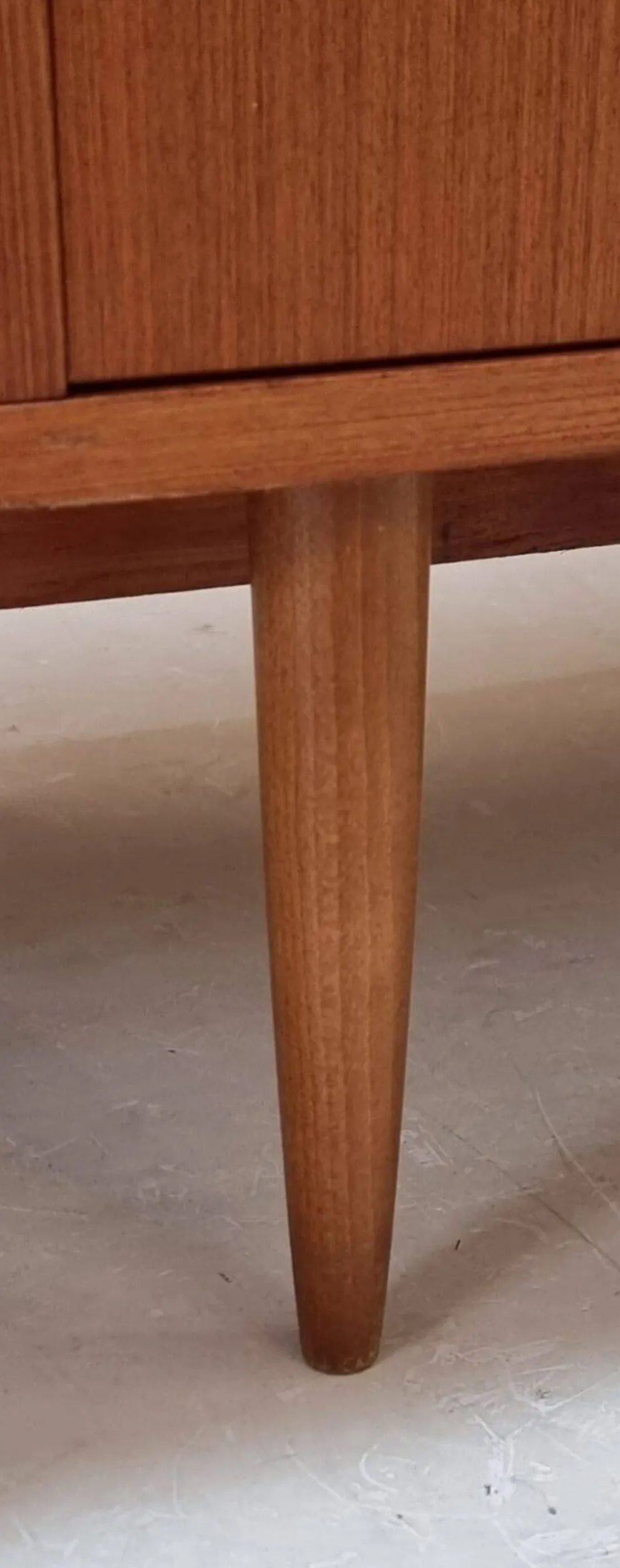 Armoire du milieu du siècle