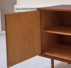 Armoire du milieu du siècle