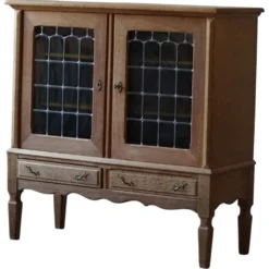 Armoire du milieu du XXe siècle en chêne massif avec façade en verre, par un ébéniste danois