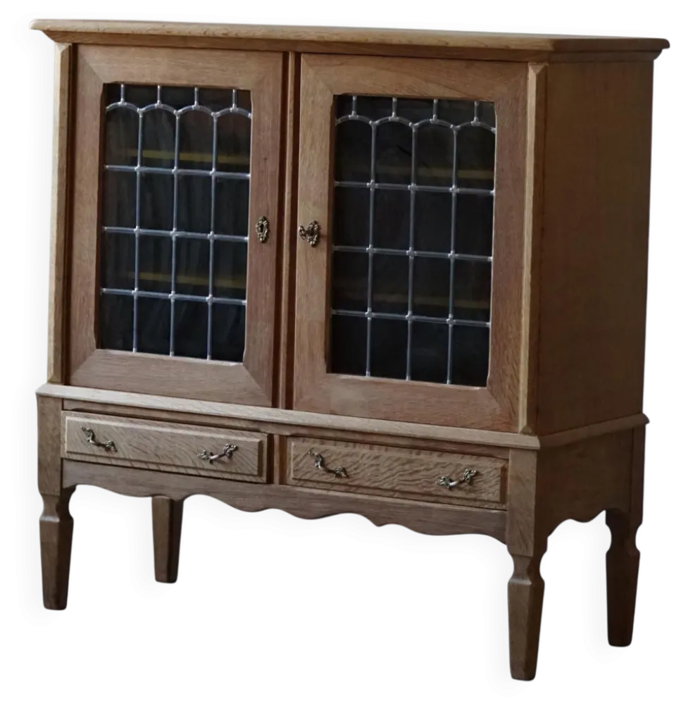 Armoire du milieu du XXe siècle en chêne massif avec façade en verre, par un ébéniste danois