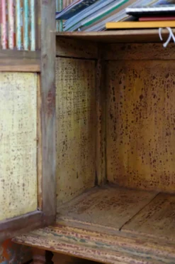 Armoire en bois de style colonial indonésien