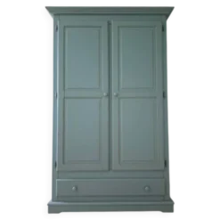 Armoire en bois gris