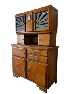 Armoire en bois vintage / vitrine avec accent art déco