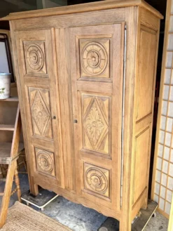 Armoire en chêne