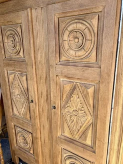 Armoire en chêne