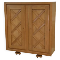 Armoire en chêne blond à motif géométrique en croisillons 1940’s