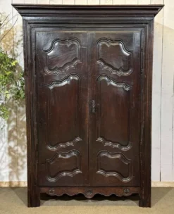 Armoire en chêne du 18ème siècle