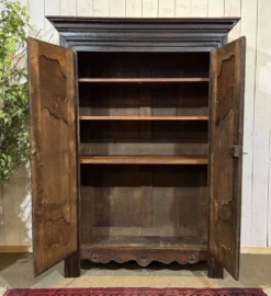 Armoire en chêne du 18ème siècle