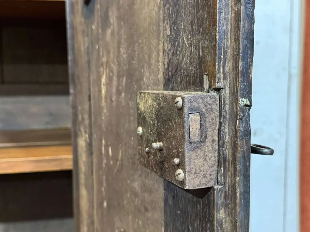 Armoire en chêne du 18ème siècle