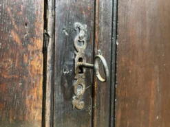Armoire en chêne du 18ème siècle