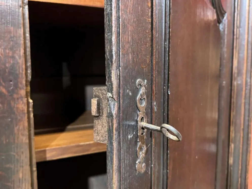 Armoire en chêne du 18ème siècle