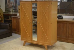 Armoire en chêne glace Saint-Gobain 1960’s
