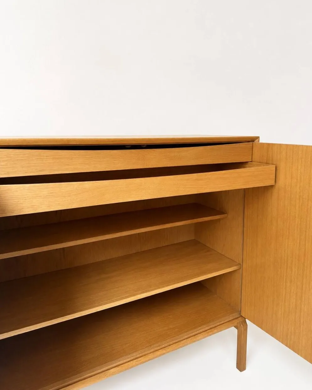 Armoire en chêne KEA MTP par Marian Grabinski, Suède, 1960