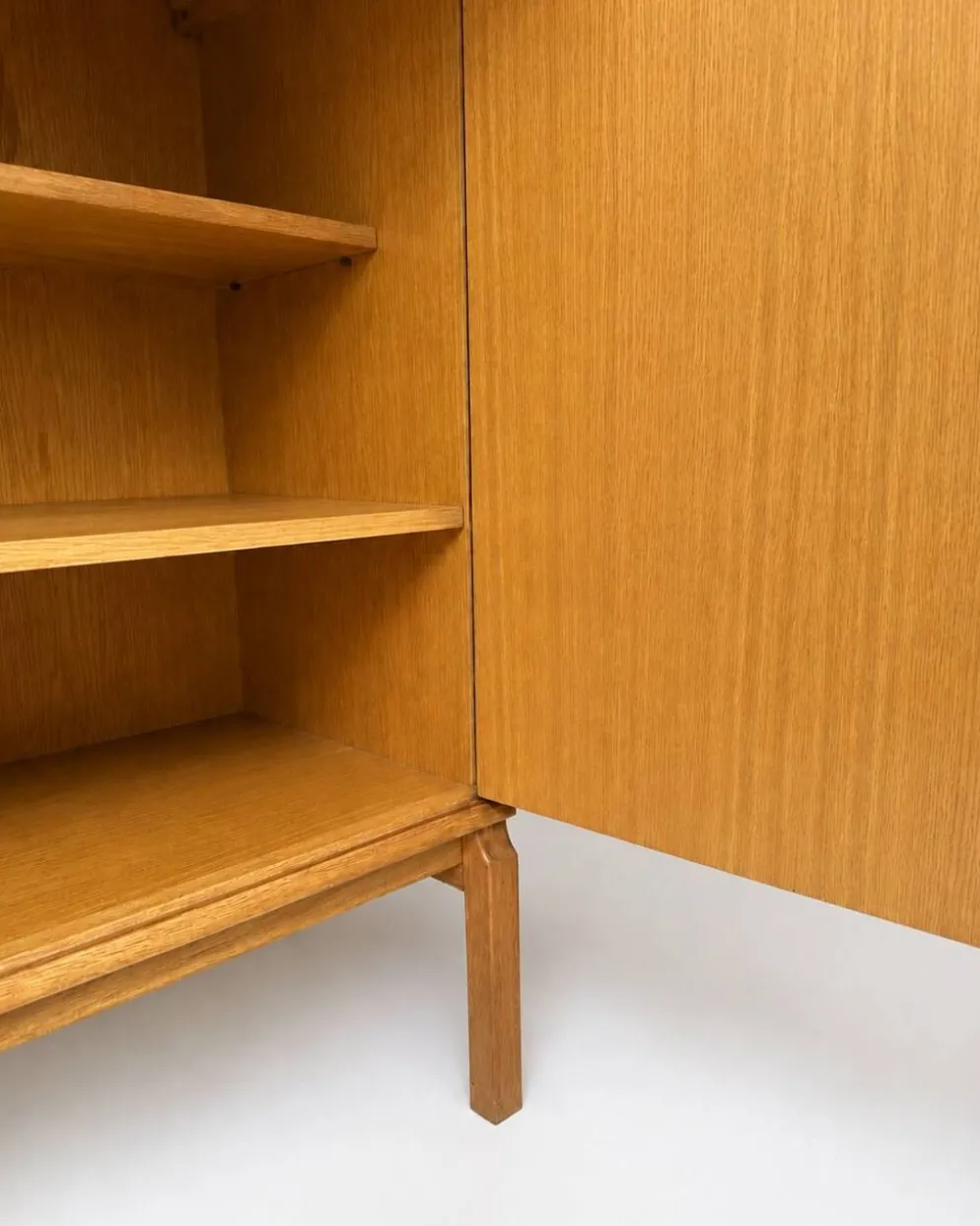 Armoire en chêne KEA MTP par Marian Grabinski, Suède, 1960