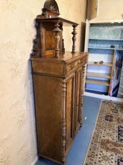 Armoire en noyer antique Napoléon III – 19e siècle