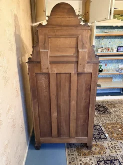Armoire en noyer antique Napoléon III – 19e siècle