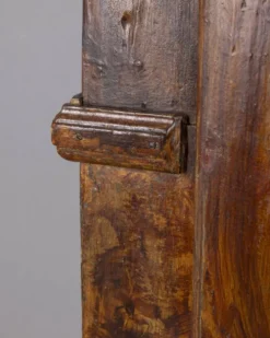 Armoire en noyer piémontaise classique du début du XVIIIe siècle