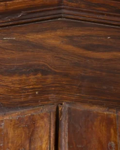 Armoire en noyer piémontaise classique du début du XVIIIe siècle