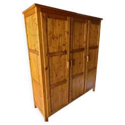 Armoire en pin