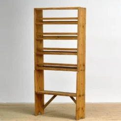 Armoire en pin, vers 1930