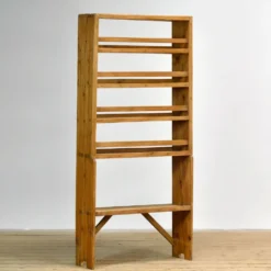 Armoire en pin, vers 1930