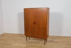 Armoire en teck du milieu du siècle par Børge Mogensen pour Søborg Møbelfabrik, Danemark, années 1960.