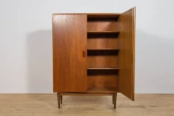 Armoire en teck du milieu du siècle par Børge Mogensen pour Søborg Møbelfabrik, Danemark, années 1960.