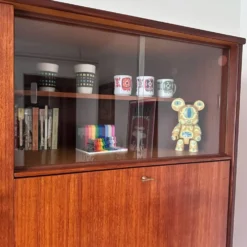 Armoire en teck scandinave