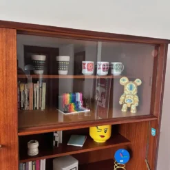 Armoire en teck scandinave