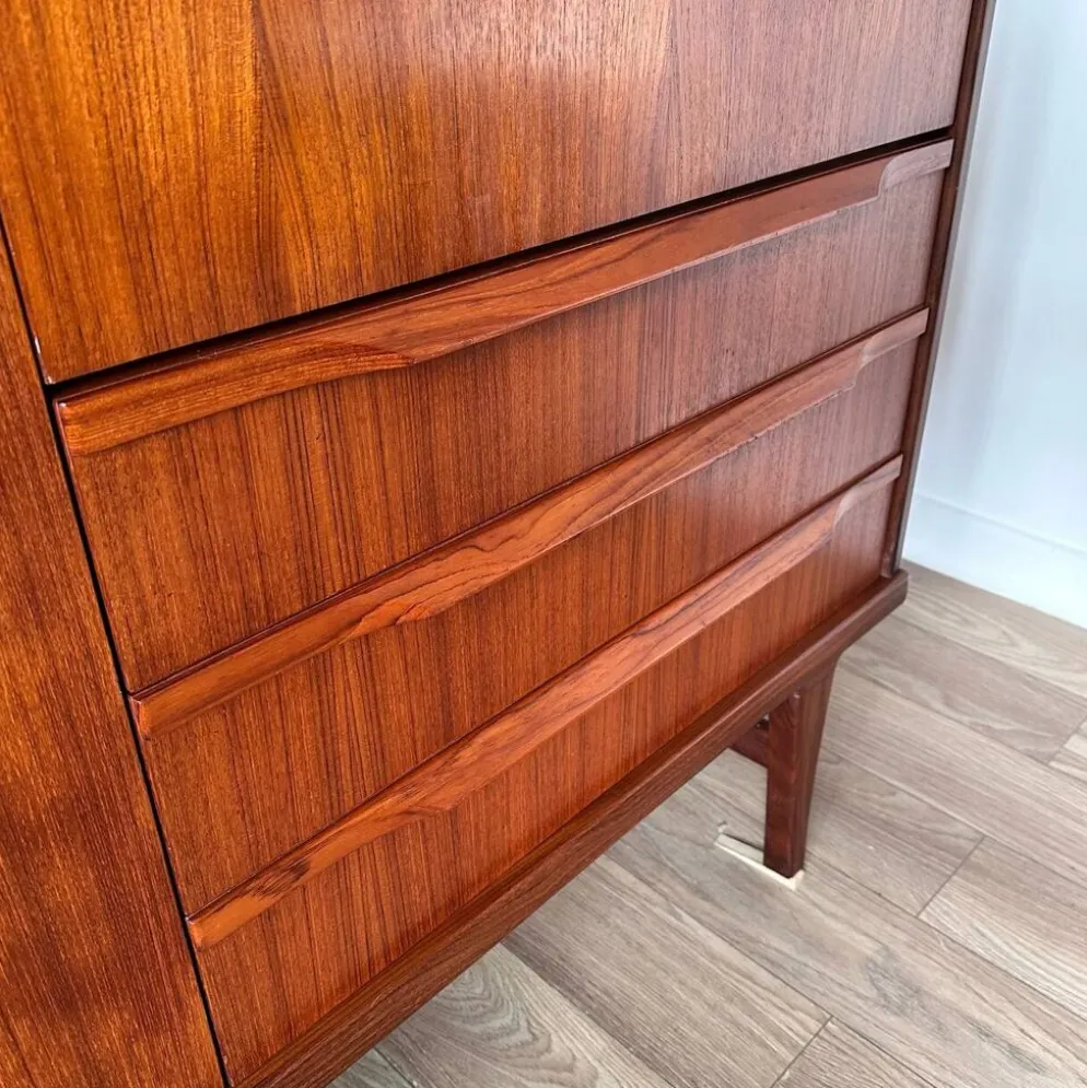 Armoire en teck scandinave