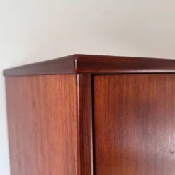 Armoire en teck scandinave
