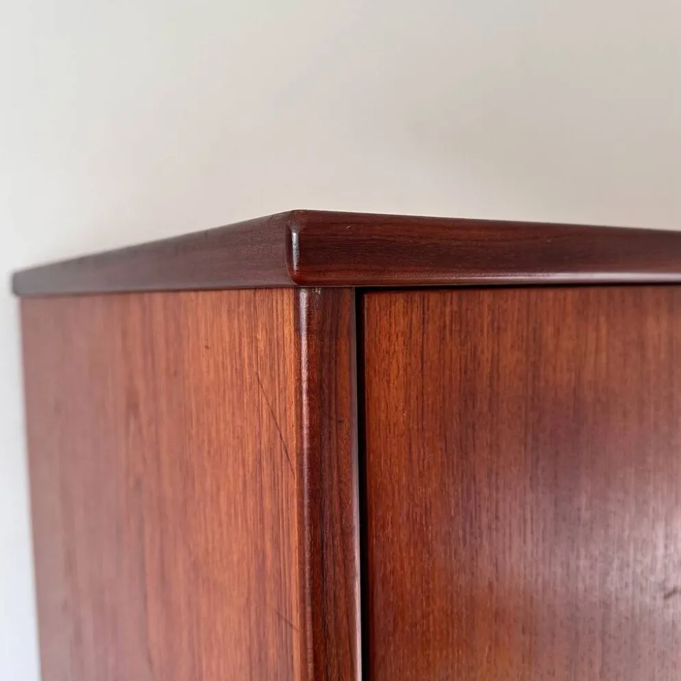 Armoire en teck scandinave
