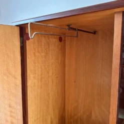 Armoire en teck scandinave