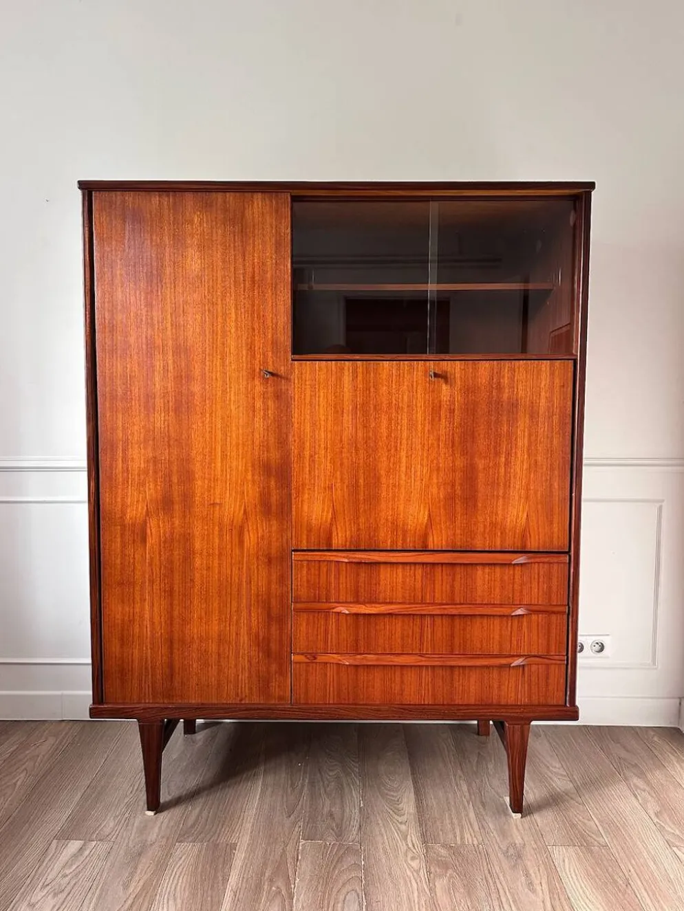 Armoire en teck scandinave