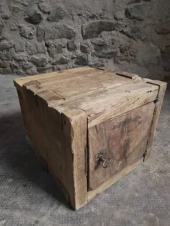 Armoire-forte française ancienne en chêne, coffre rustique verrouillable, vers 1750–1850