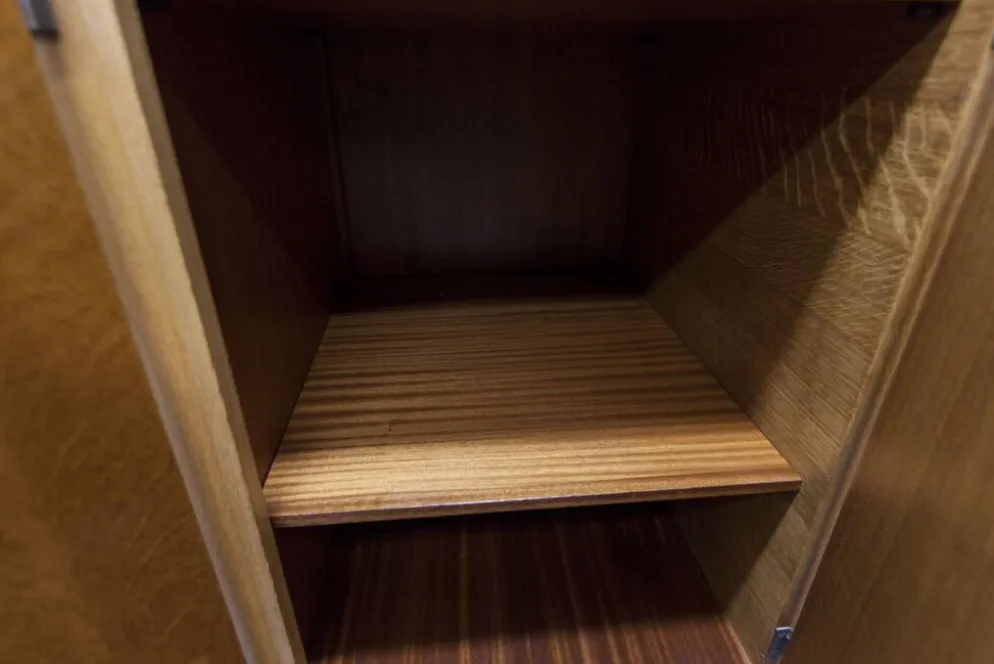 Armoire Française pieds compas 3 portes 1 miroir 27*130 et 1 t