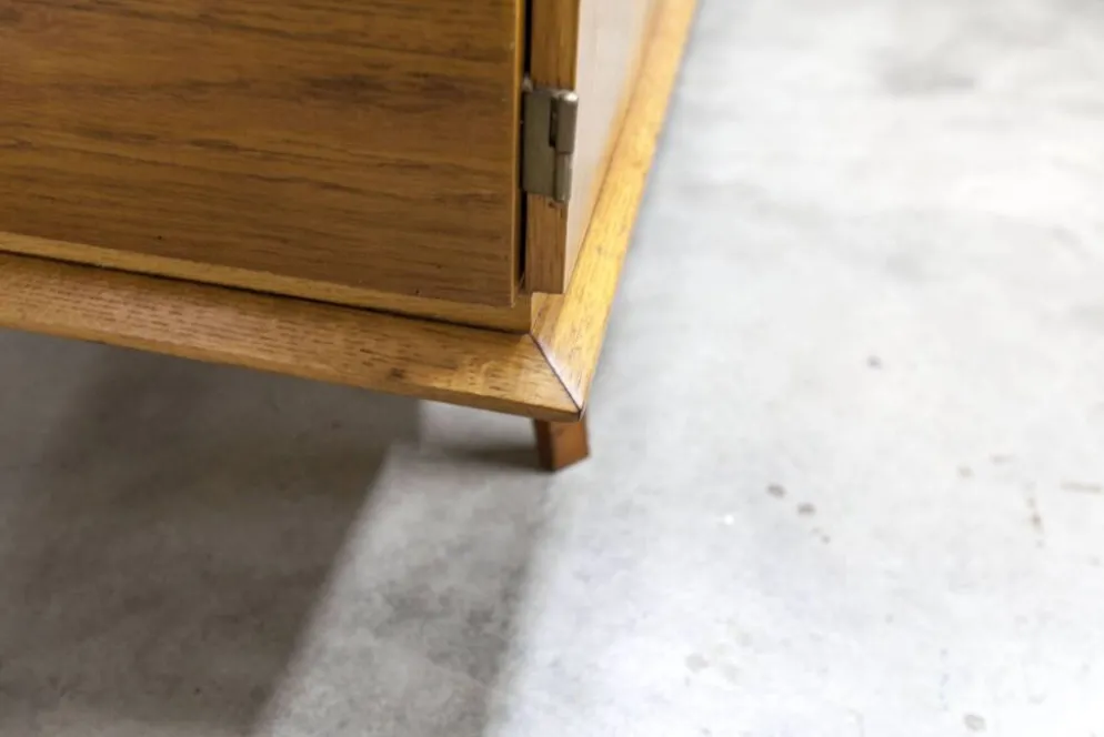 Armoire Française pieds compas 3 portes 1 miroir 27*130 et 1 t