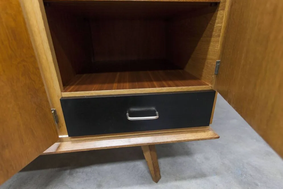 Armoire Française pieds compas 3 portes 1 miroir 27*130 et 1 t