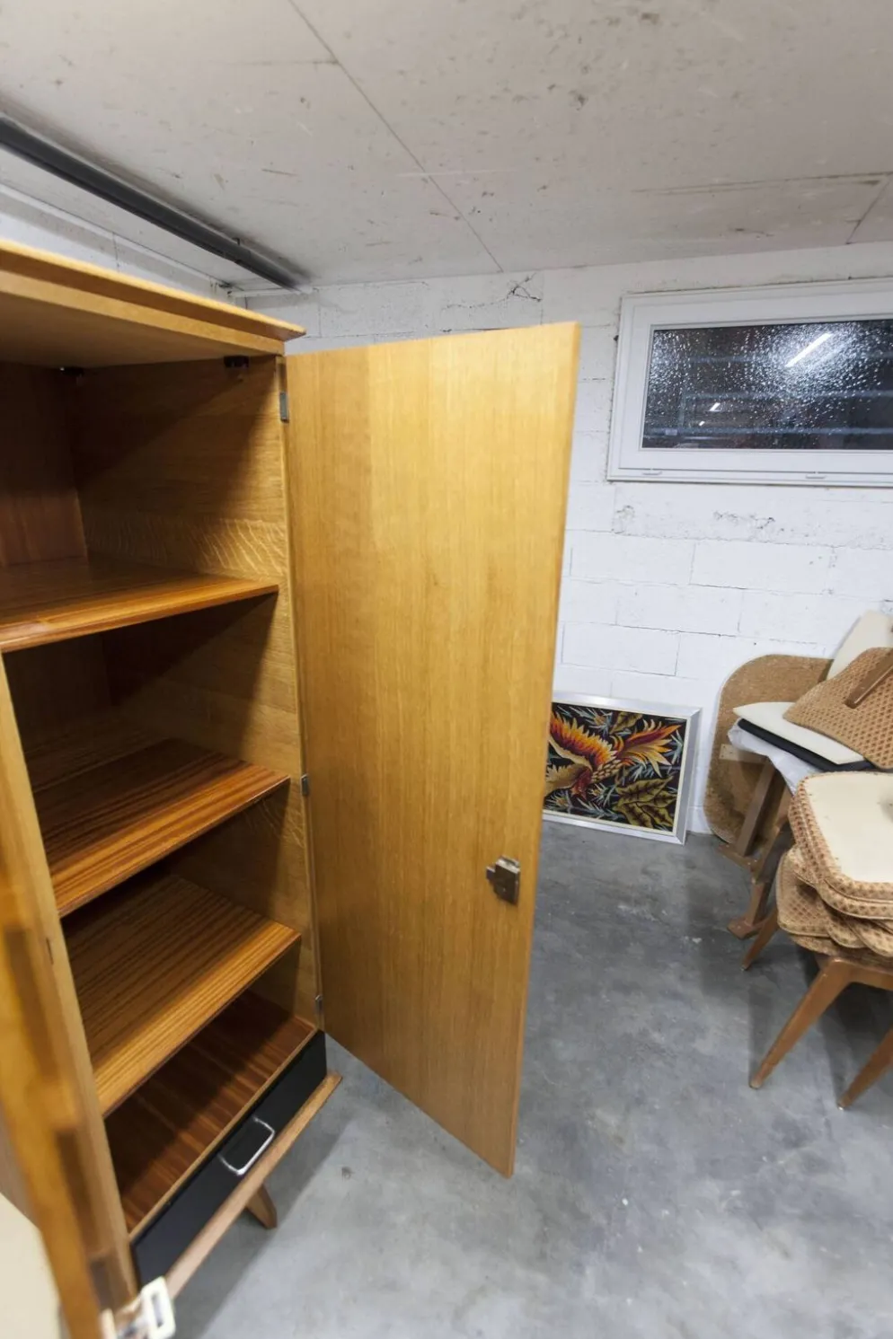 Armoire Française pieds compas 3 portes 1 miroir 27*130 et 1 t