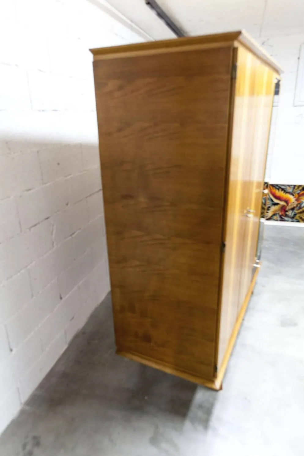 Armoire Française pieds compas 3 portes 1 miroir 27*130 et 1 t