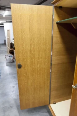Armoire Française pieds compas 3 portes 1 miroir 27*130 et 1 t