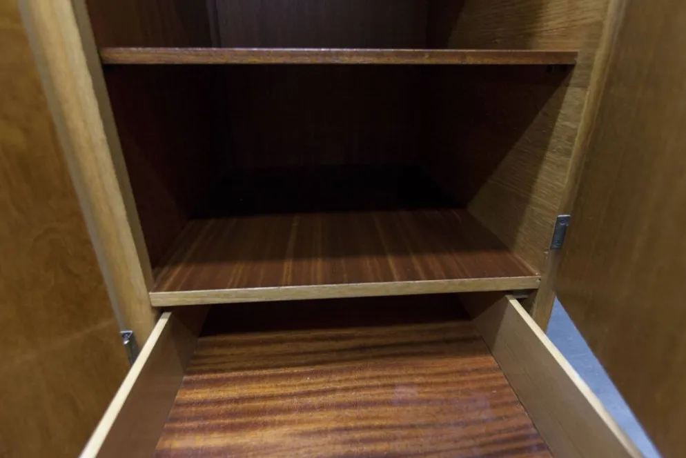 Armoire Française pieds compas 3 portes 1 miroir 27*130 et 1 t