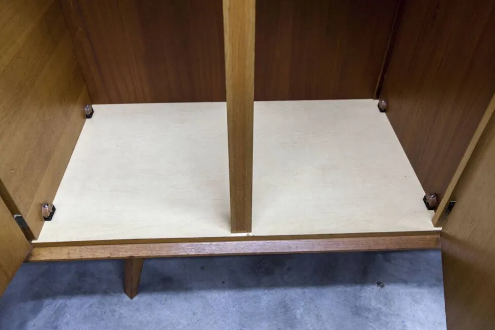 Armoire Française pieds compas 3 portes 1 miroir 27*130 et 1 t