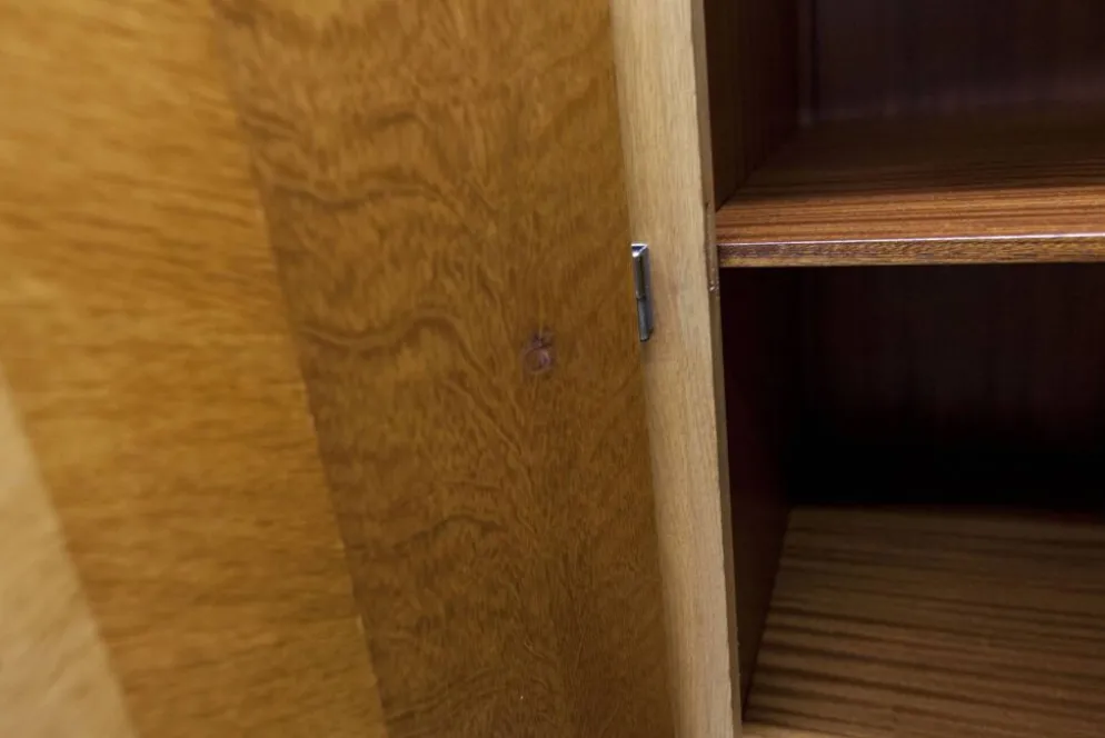 Armoire Française pieds compas 3 portes 1 miroir 27*130 et 1 t