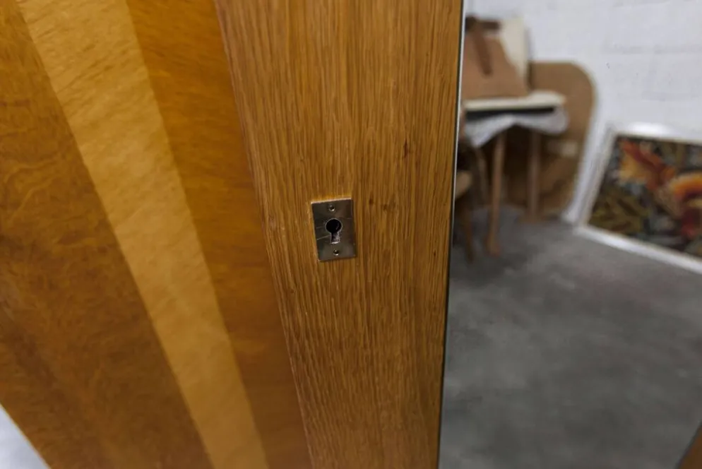 Armoire Française pieds compas 3 portes 1 miroir 27*130 et 1 t