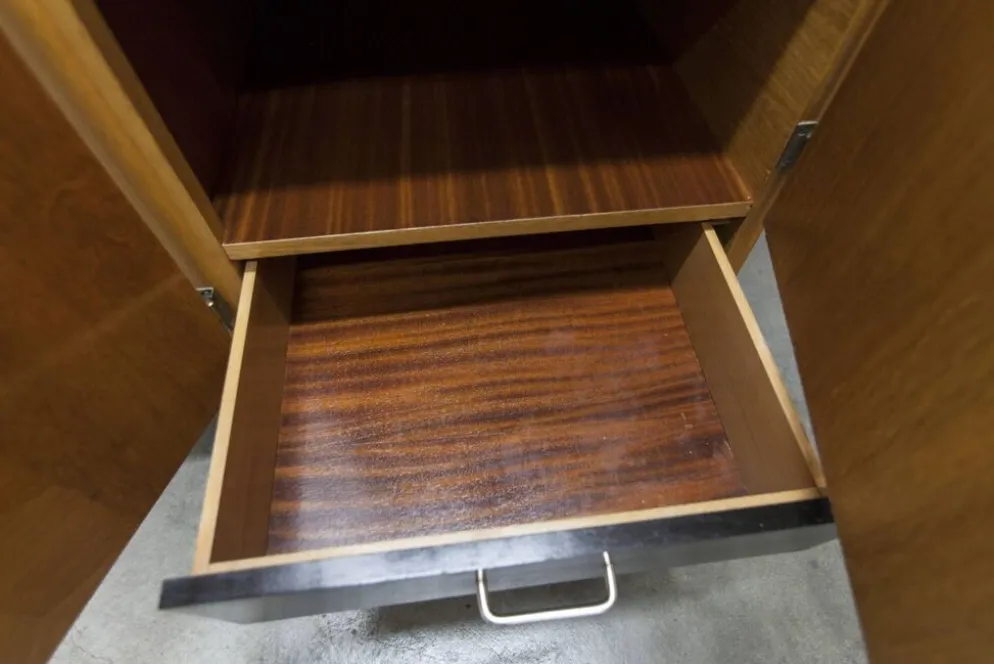 Armoire Française pieds compas 3 portes 1 miroir 27*130 et 1 t